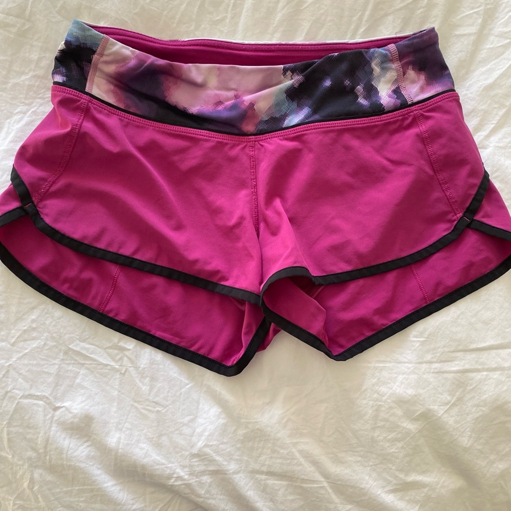 Lululemon speed up shorts size 4   2.5”